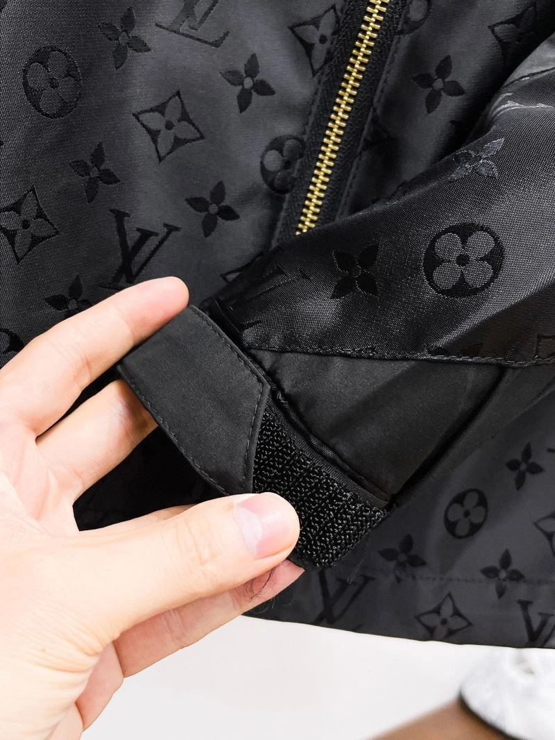 Popular Louis Vuitton Outwear 136890