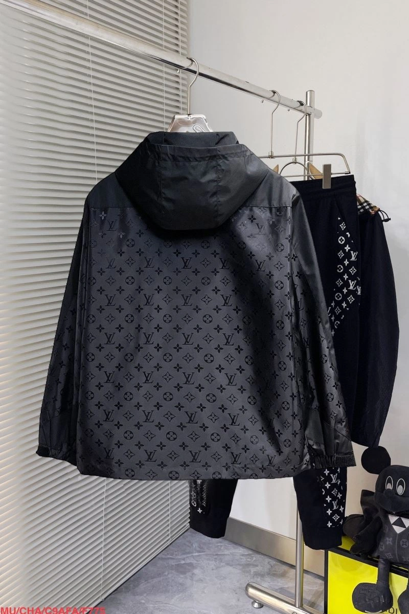 Popular Louis Vuitton Outwear 136890