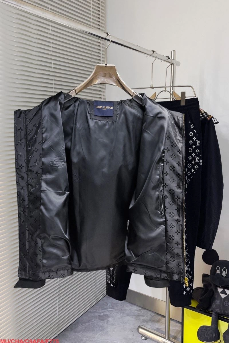 Popular Louis Vuitton Outwear 136890