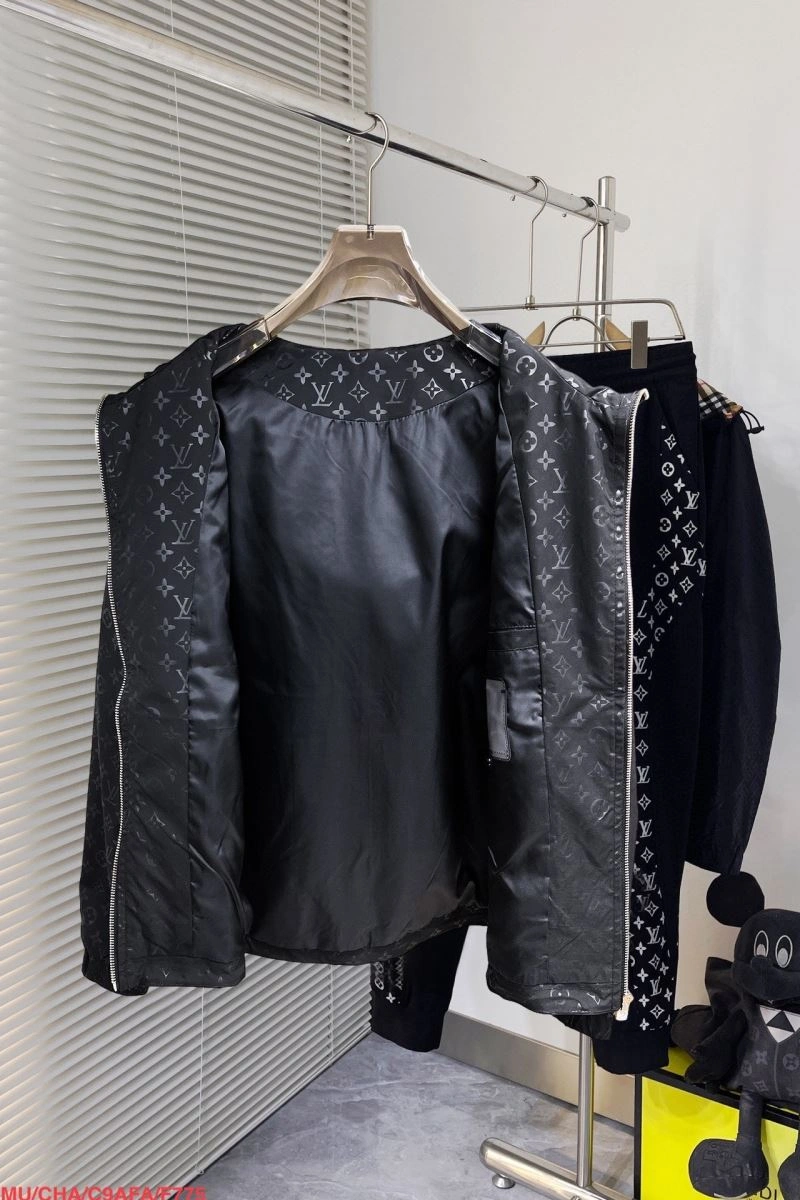 Durable Louis Vuitton Outwear 136889