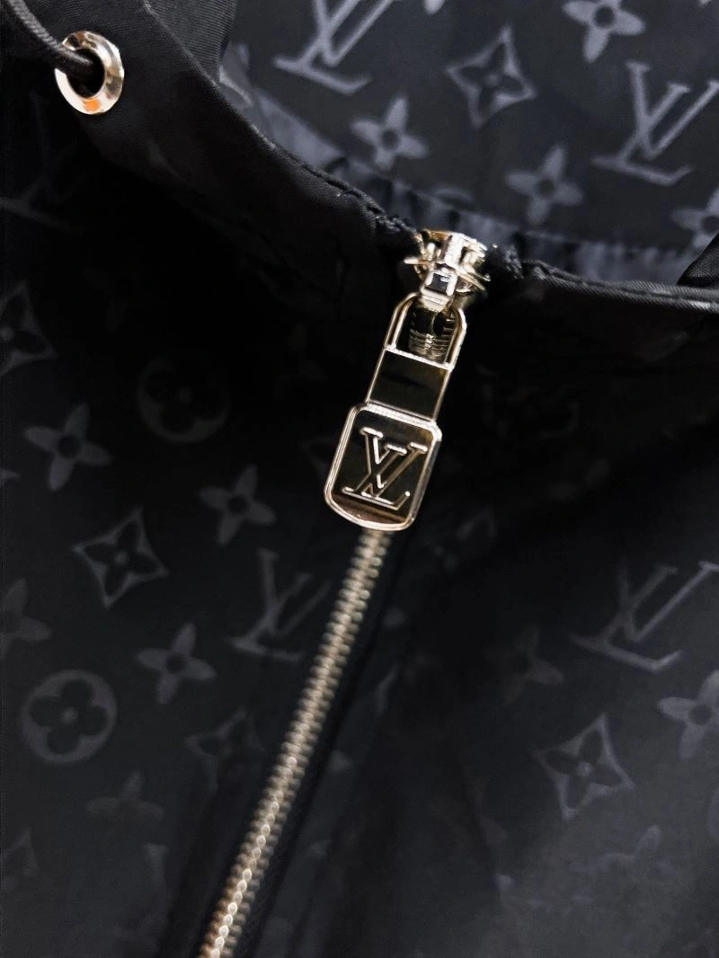 Durable Louis Vuitton Outwear 136889