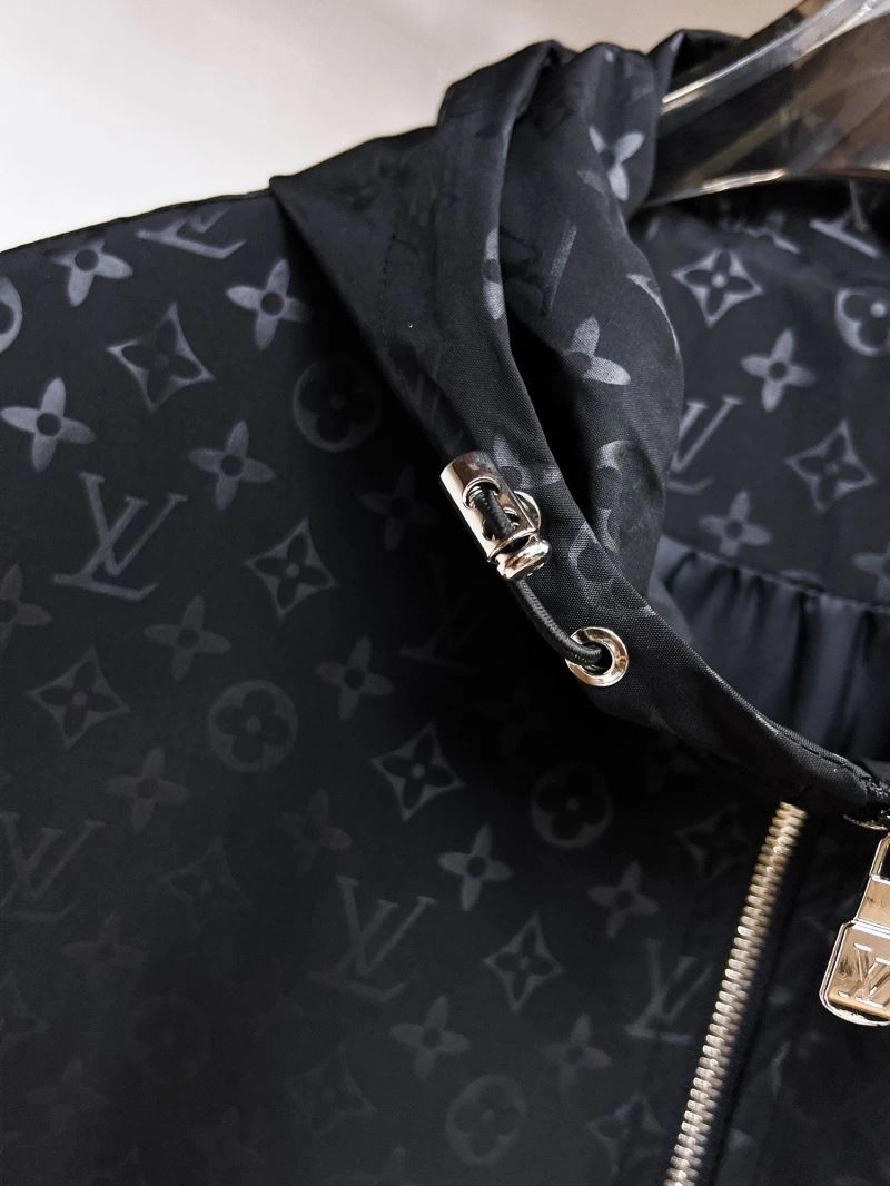 Durable Louis Vuitton Outwear 136889