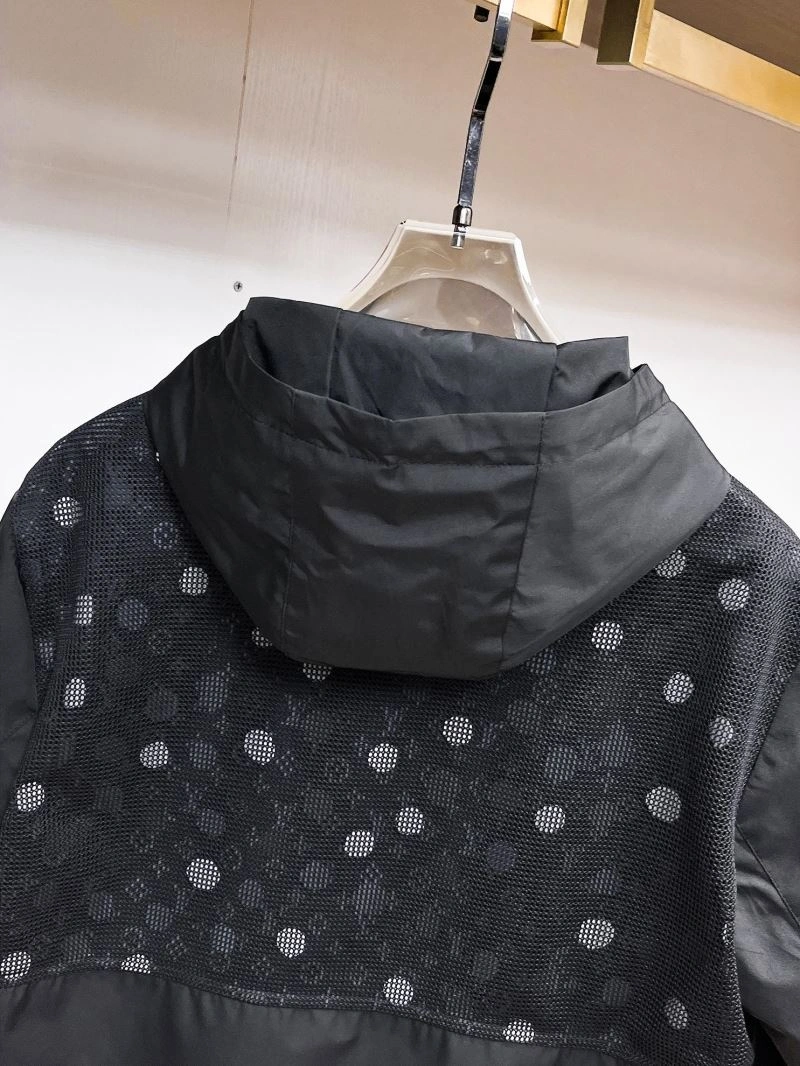 EyeCatching Louis Vuitton Outwear 136887