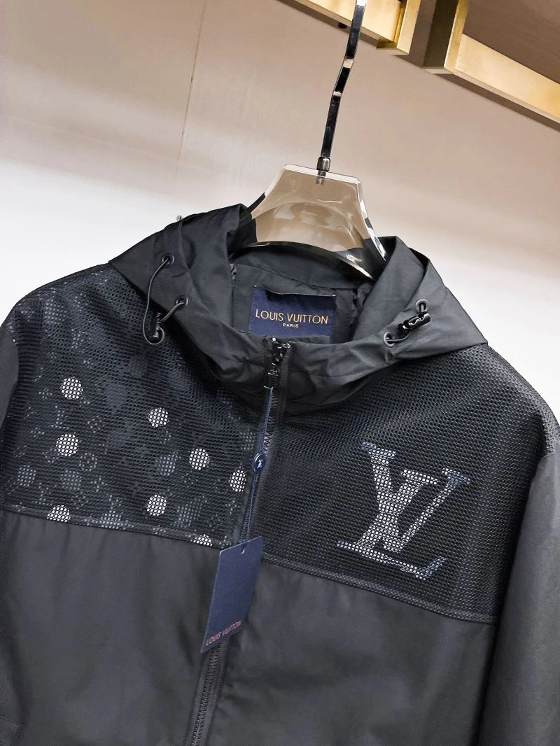 EyeCatching Louis Vuitton Outwear 136887