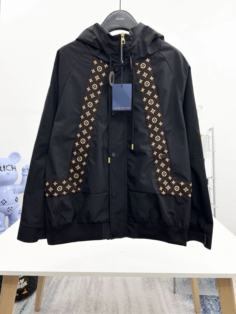 WrinkleFree Louis Vuitton Outwear 136875