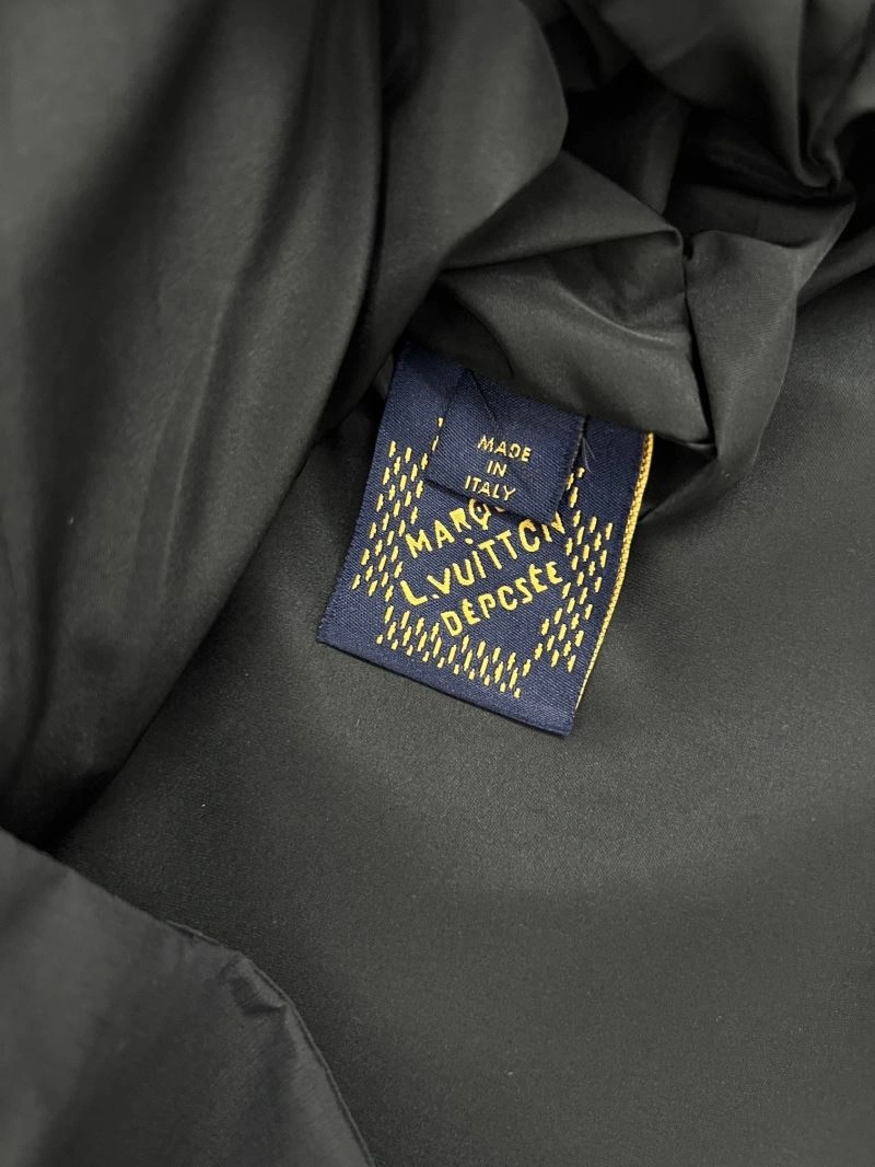 WrinkleFree Louis Vuitton Outwear 136875