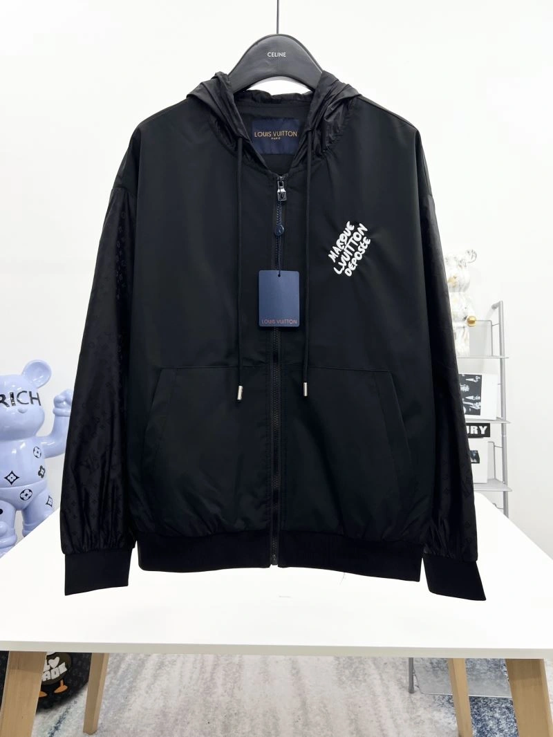 OdorResistant Louis Vuitton Outwear 136878