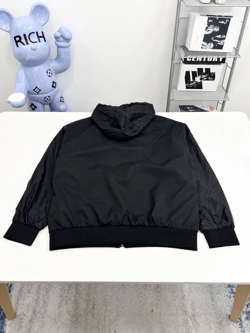 OdorResistant Louis Vuitton Outwear 136878
