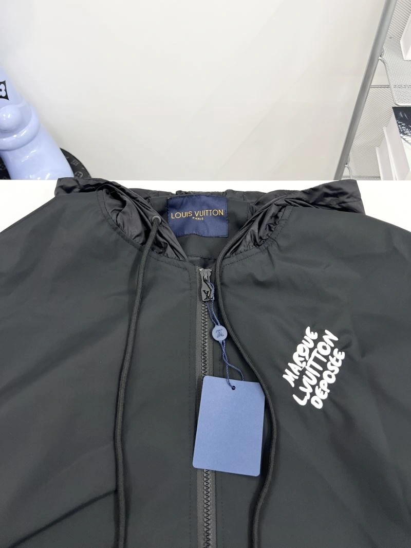 OdorResistant Louis Vuitton Outwear 136878