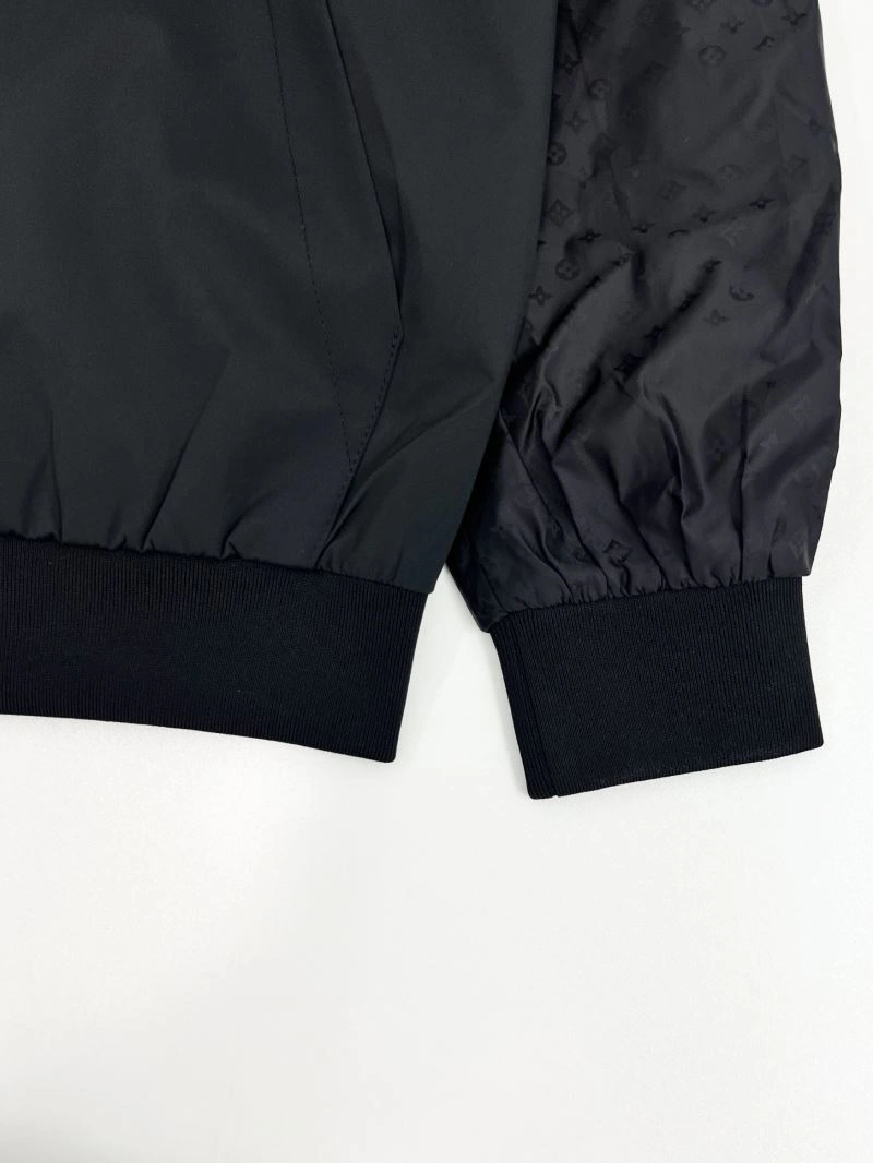 OdorResistant Louis Vuitton Outwear 136878
