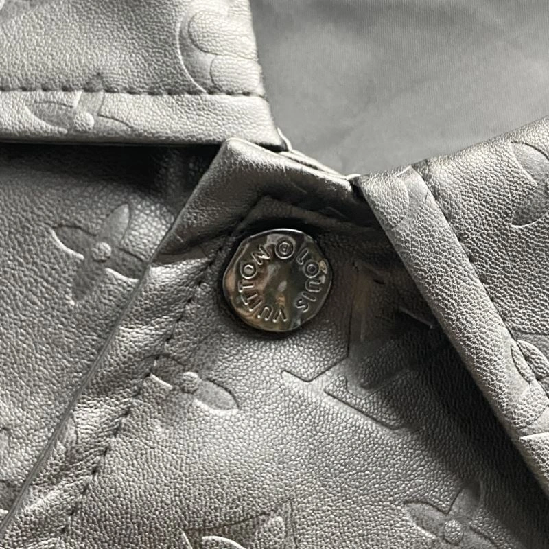 FashionForward Louis Vuitton Outwear 136873
