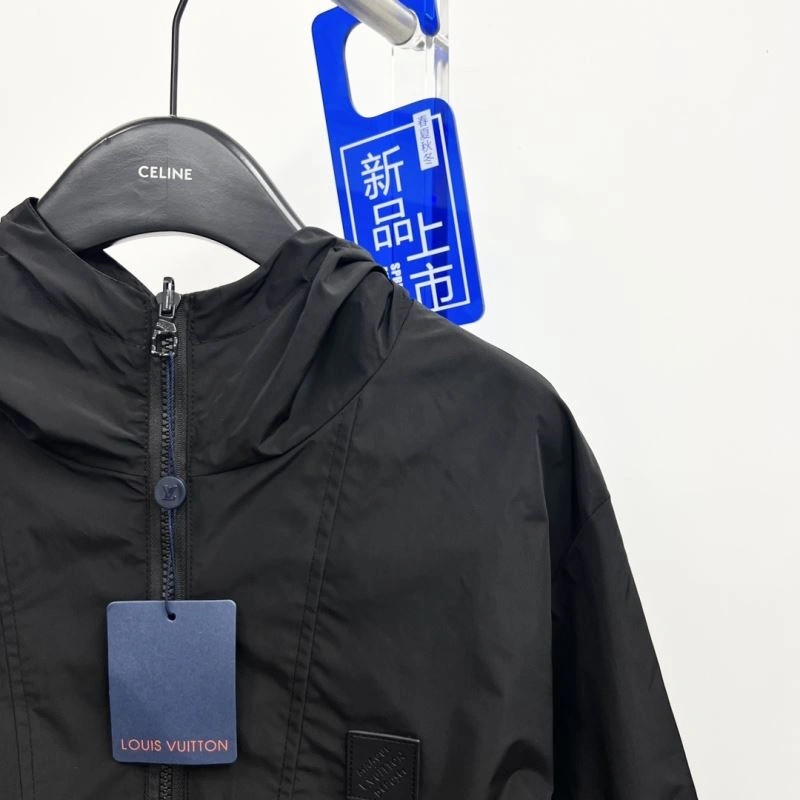 Attractive Louis Vuitton Outwear 136884