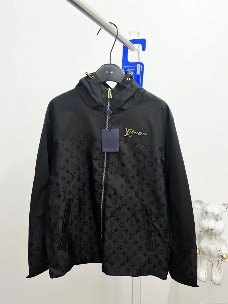 Resilient Louis Vuitton Outwear 136866