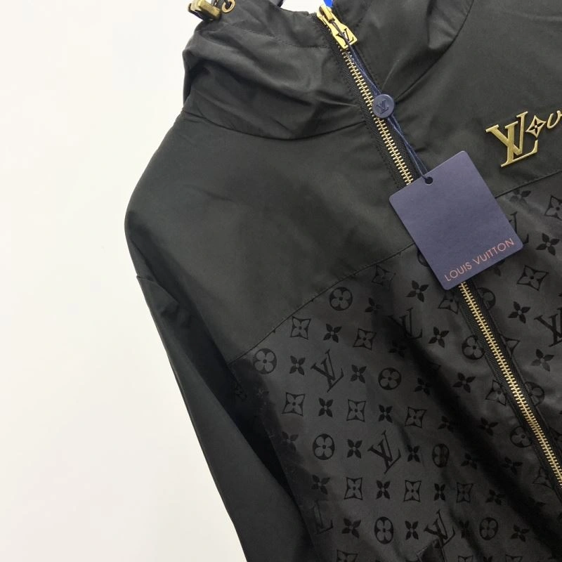 Resilient Louis Vuitton Outwear 136866