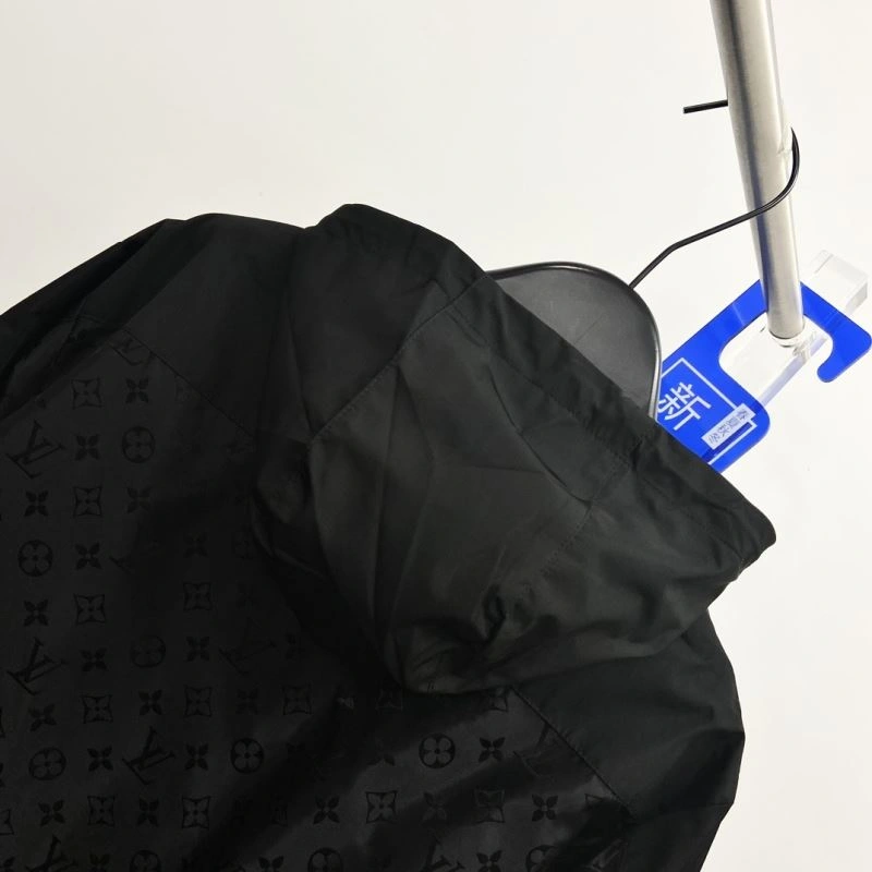 Resilient Louis Vuitton Outwear 136866