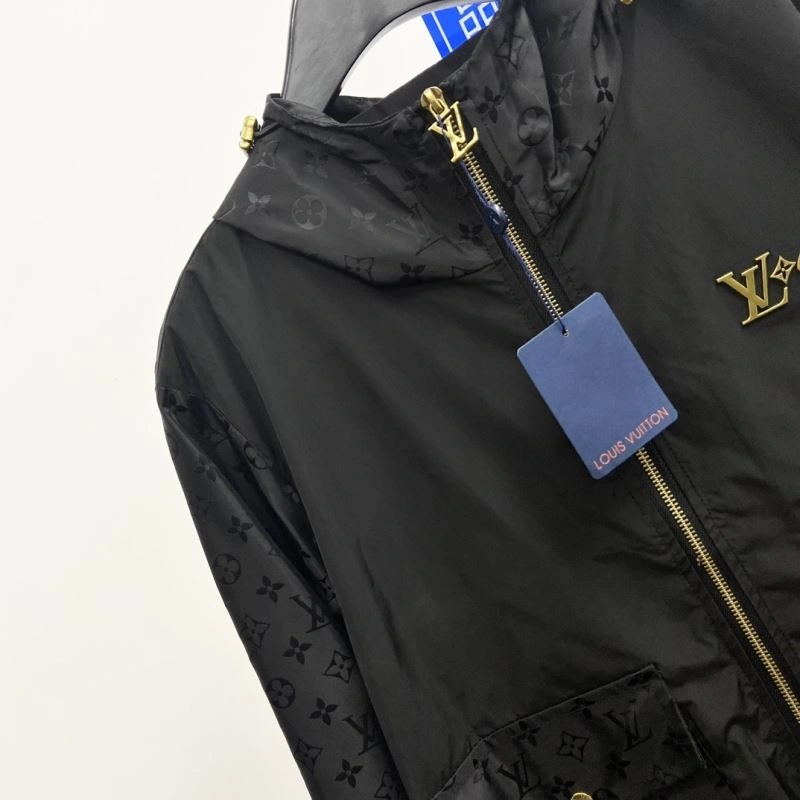 Durable Louis Vuitton Outwear 136864