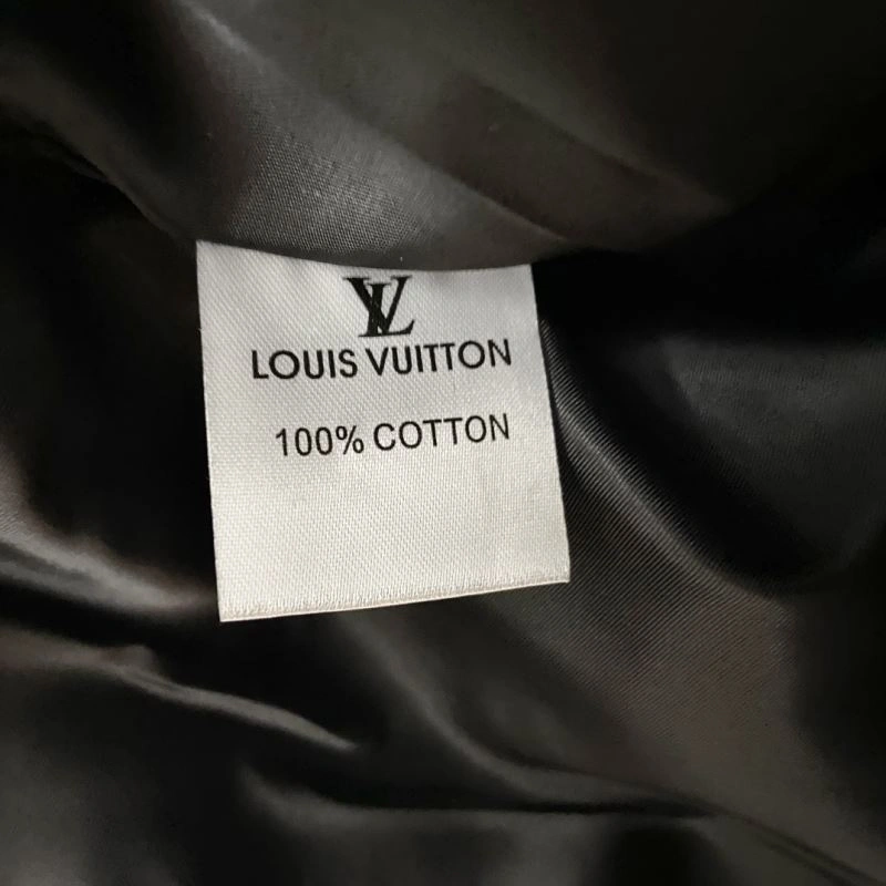 Louis Vuitton Outwear FreshLook 136880