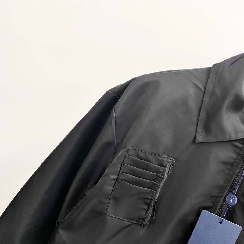 Louis Vuitton Outwear Resilient 136877