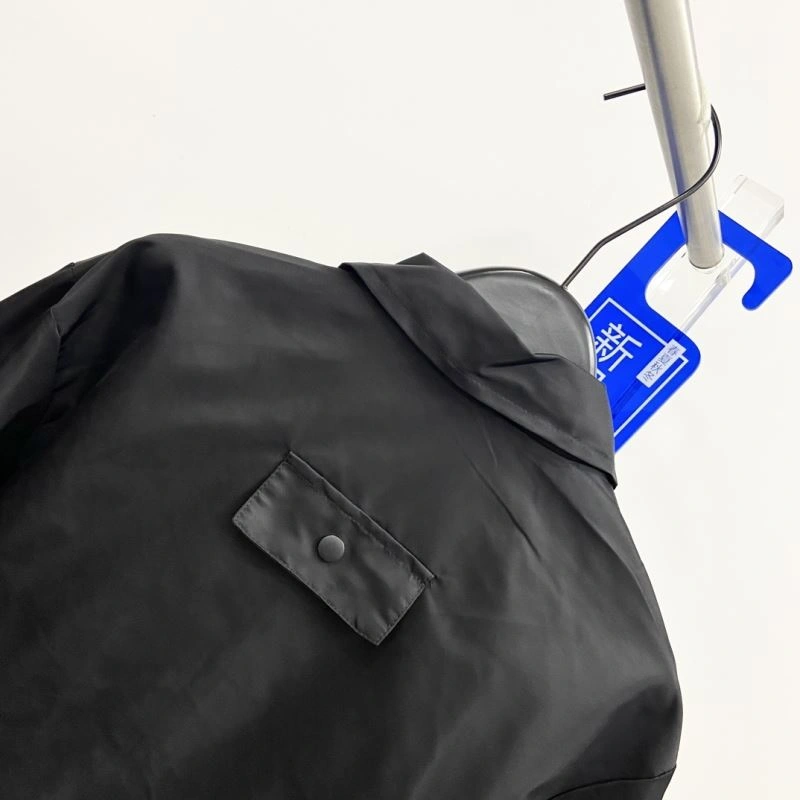 Louis Vuitton Outwear Resilient 136877