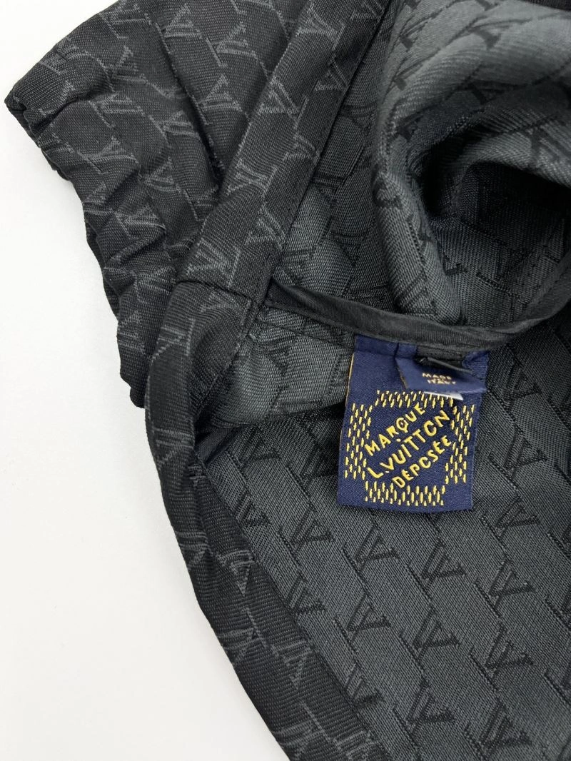 Louis Vuitton Outwear TimelessDesign 136876