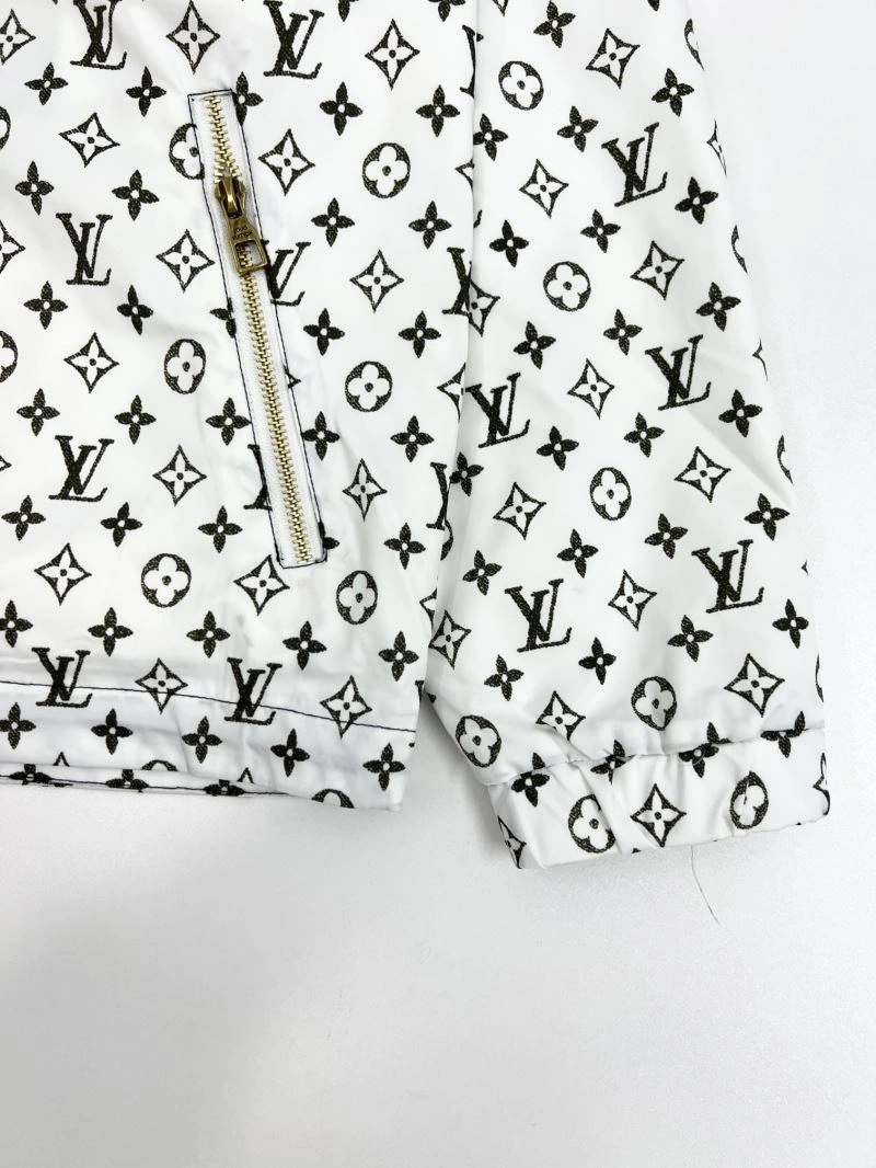 Modern Louis Vuitton Outwear 136885