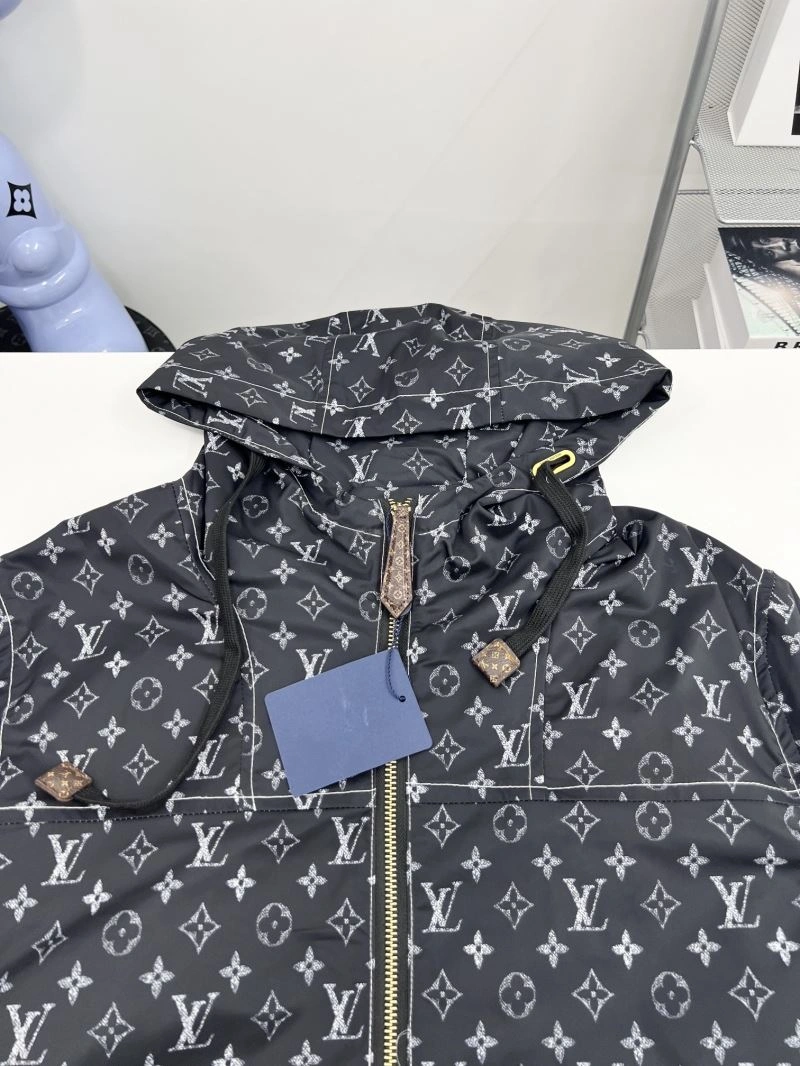 Louis Vuitton Outwear Unisex 136874