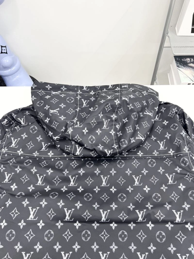 Louis Vuitton Outwear Unisex 136874