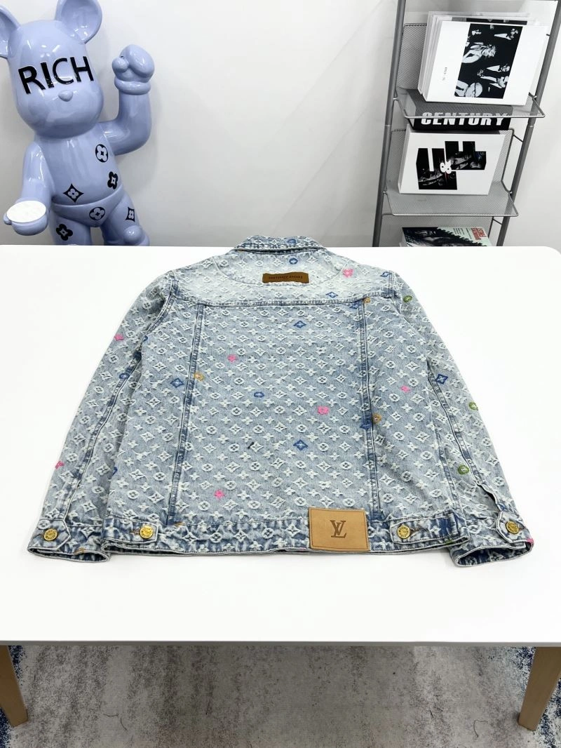 Seasonal Louis Vuitton Outwear 136867