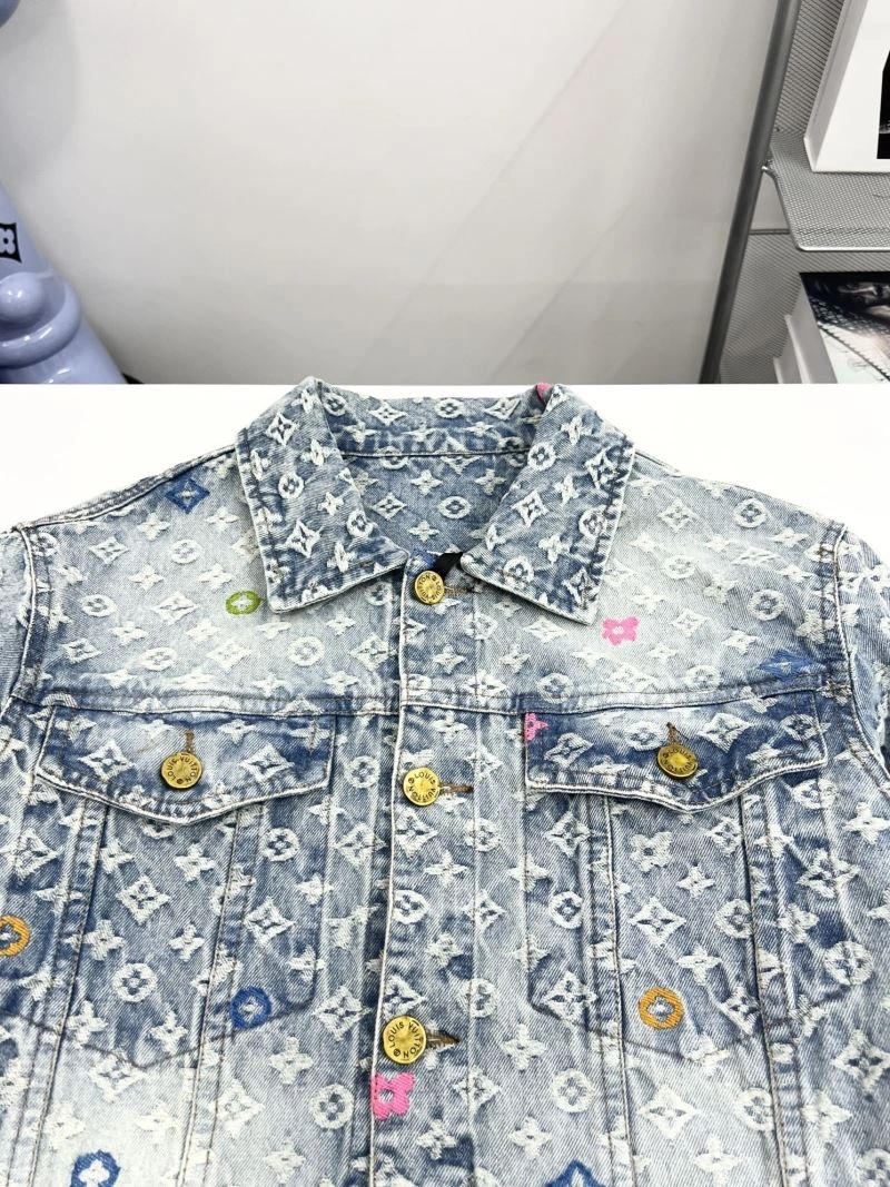 Seasonal Louis Vuitton Outwear 136867