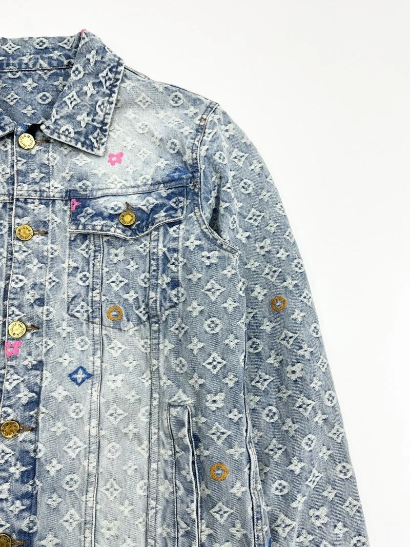 Seasonal Louis Vuitton Outwear 136867