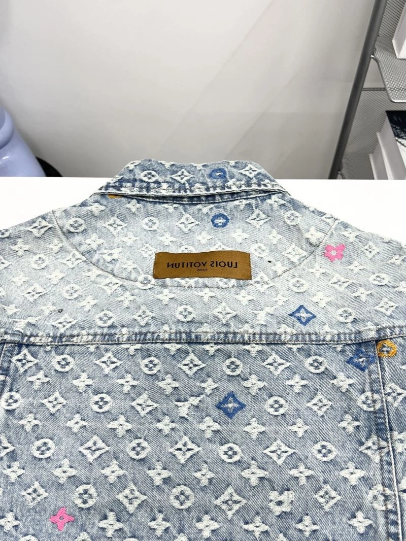 Seasonal Louis Vuitton Outwear 136867