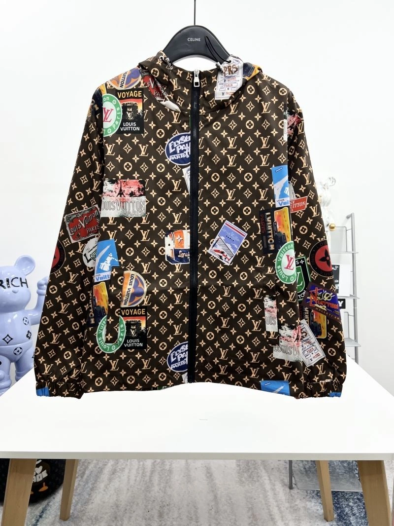 Louis Vuitton Outwear OnTrend 136853