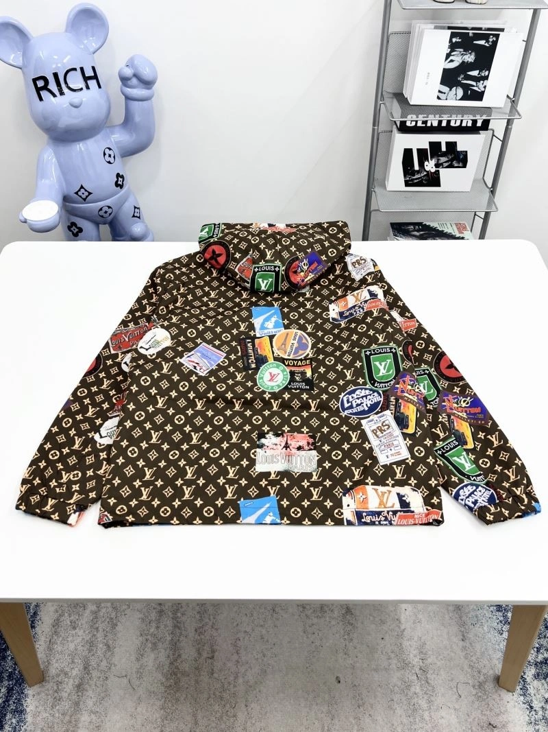 Louis Vuitton Outwear OnTrend 136853