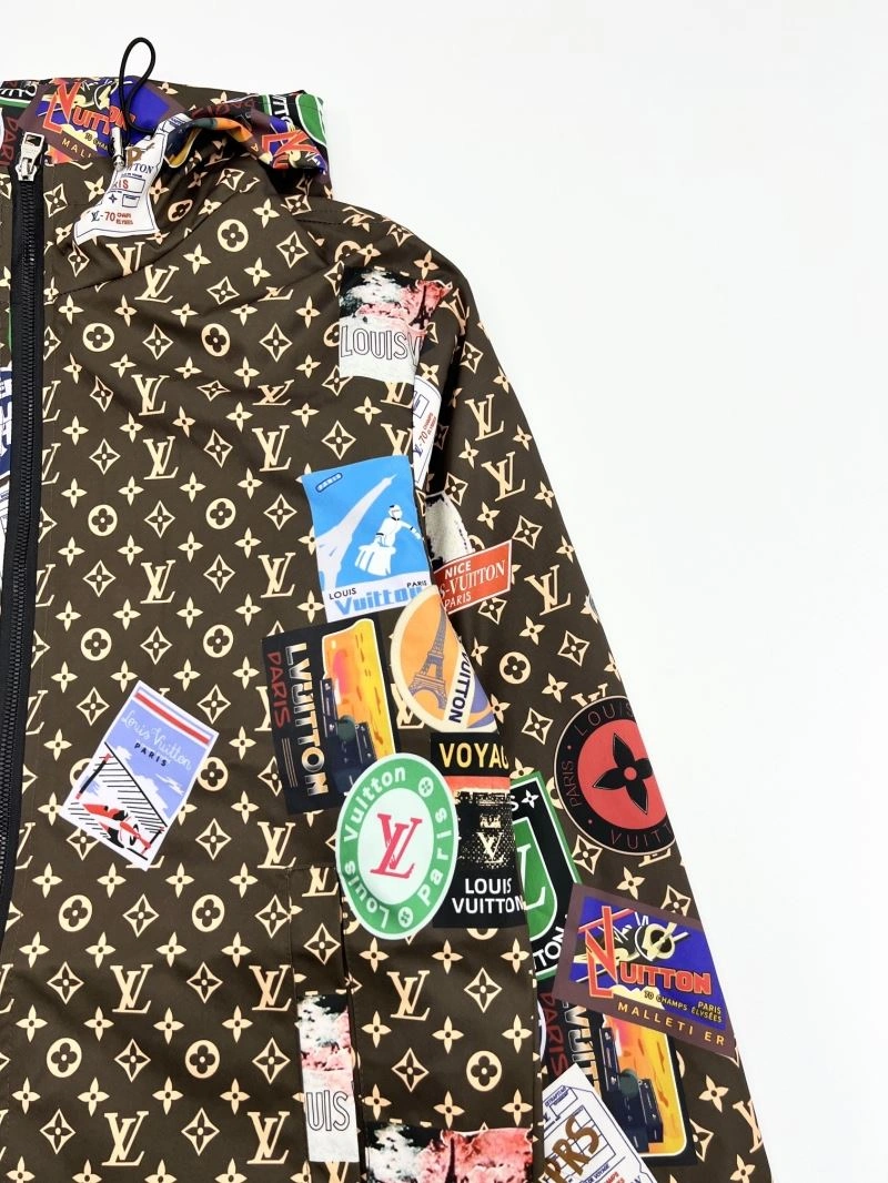 Louis Vuitton Outwear OnTrend 136853