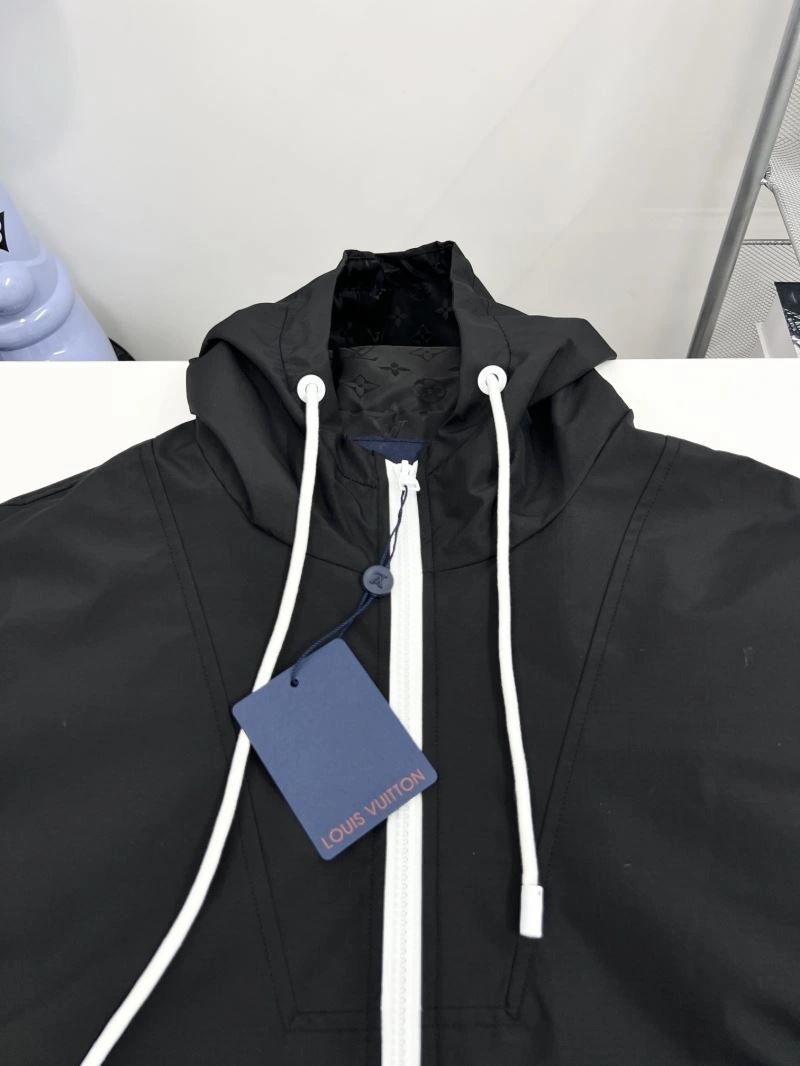 Functional Louis Vuitton Outwear 136854