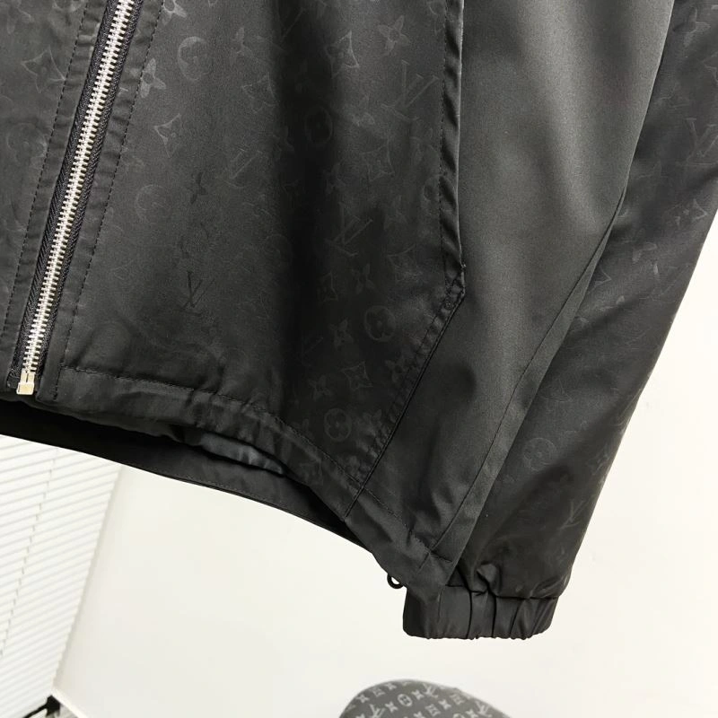 Louis Vuitton Outwear FreshLook 136849