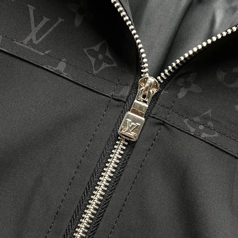 Louis Vuitton Outwear FreshLook 136849