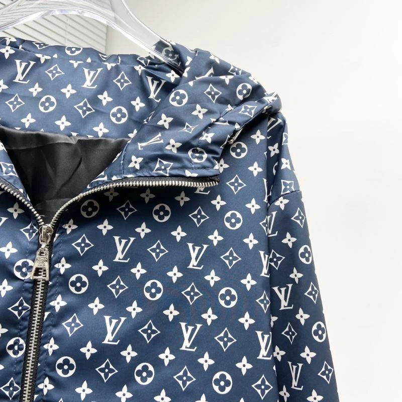 Louis Vuitton Outwear Modern 136856