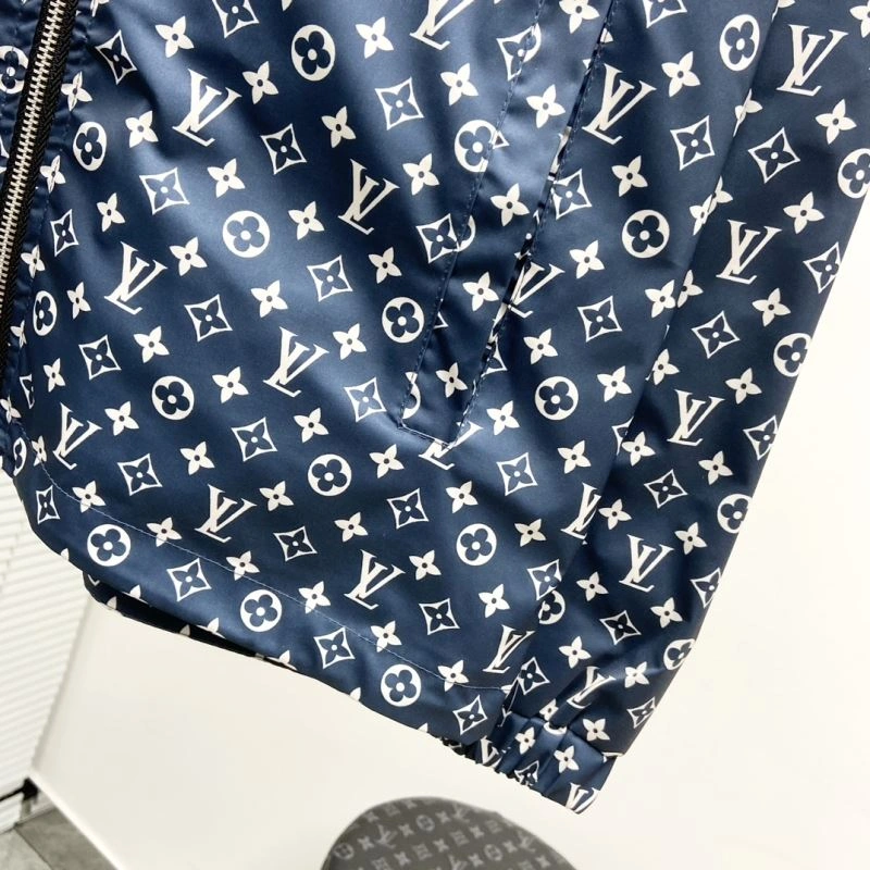 Louis Vuitton Outwear Modern 136856