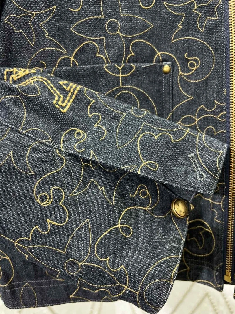 Louis Vuitton Outwear Snug 136845