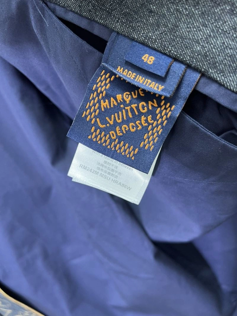 Louis Vuitton Outwear Snug 136845