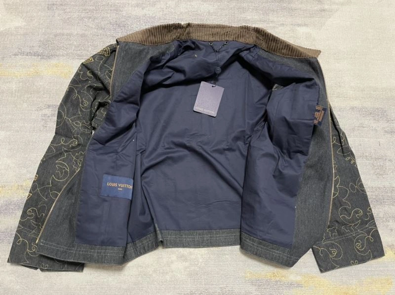 Louis Vuitton Outwear Neat 136841