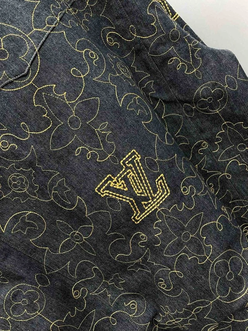 Louis Vuitton Outwear SmoothTexture 136842