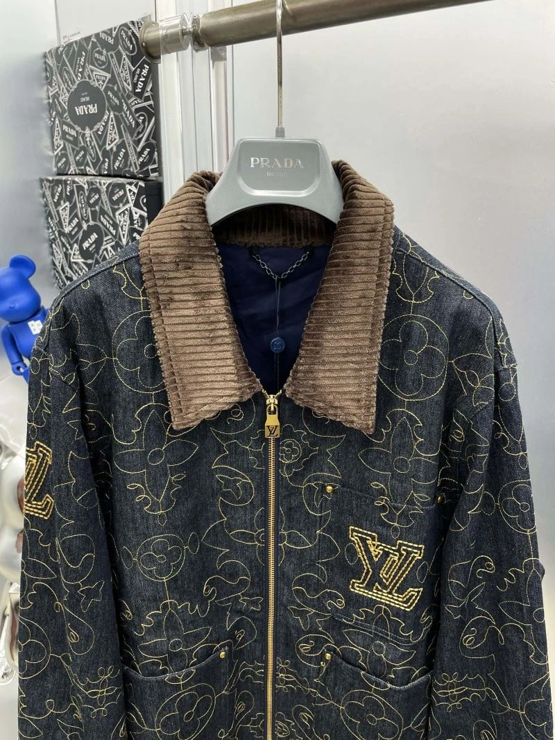 Louis Vuitton Outwear SmoothTexture 136842