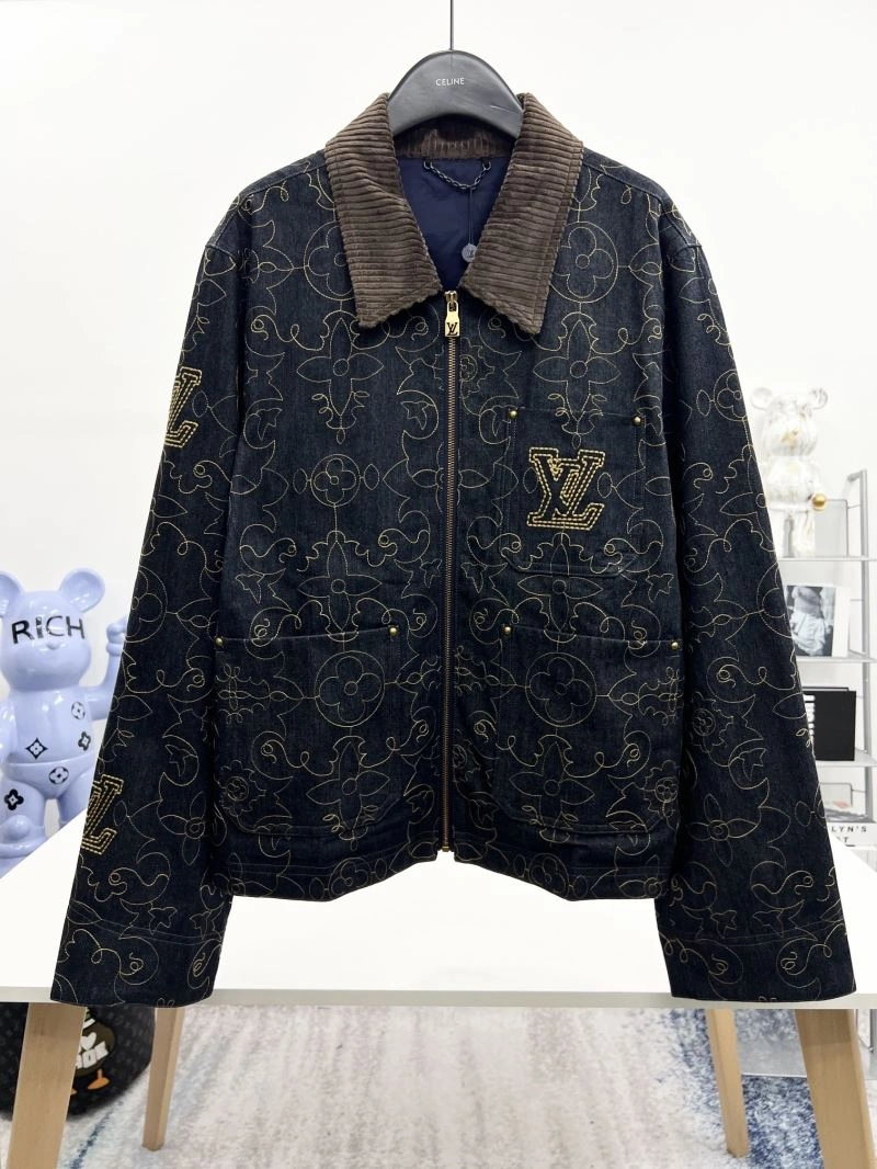 Timeless Louis Vuitton Outwear 136817
