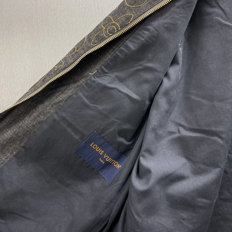 Comfortable Louis Vuitton Outwear 136831