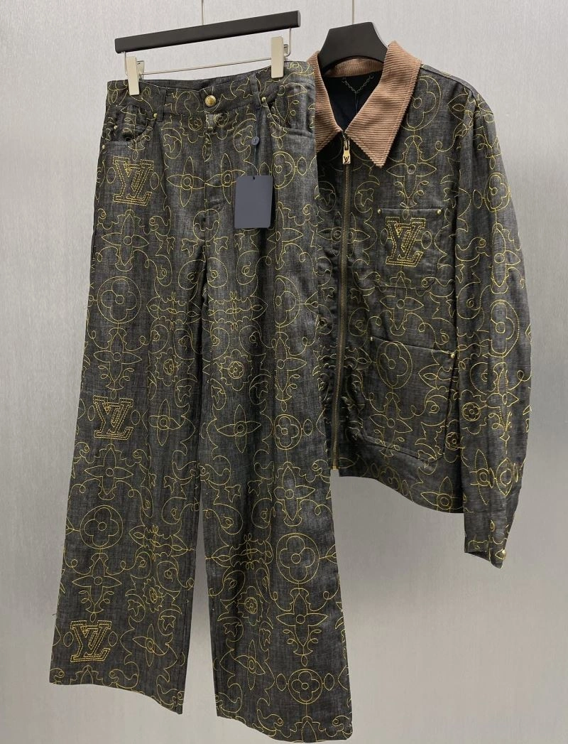 Comfortable Louis Vuitton Outwear 136831