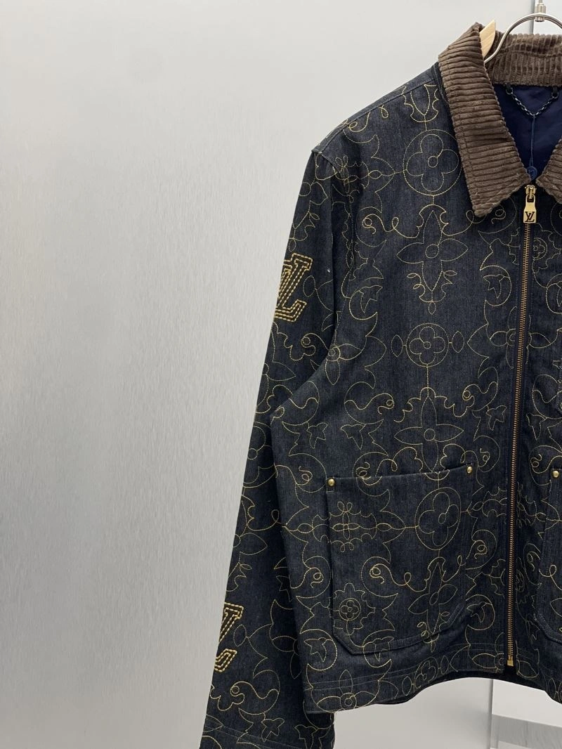 Neat Louis Vuitton Outwear 136825