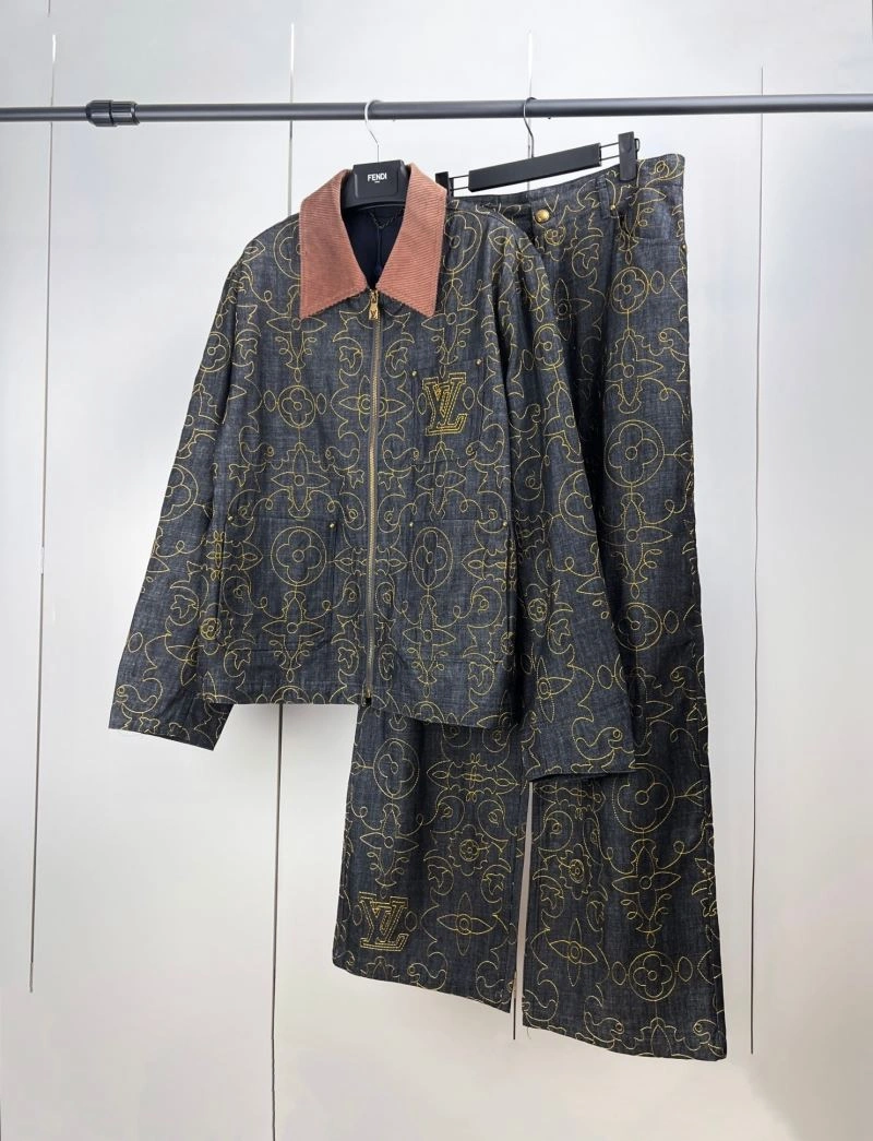 Popular Louis Vuitton Outwear 136843