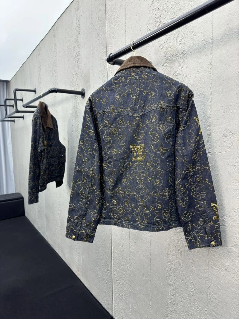 Louis Vuitton Outwear Chic 136830